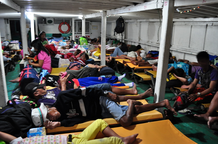 Prom towarowy z El Nido do Coron - ładunek ludzki