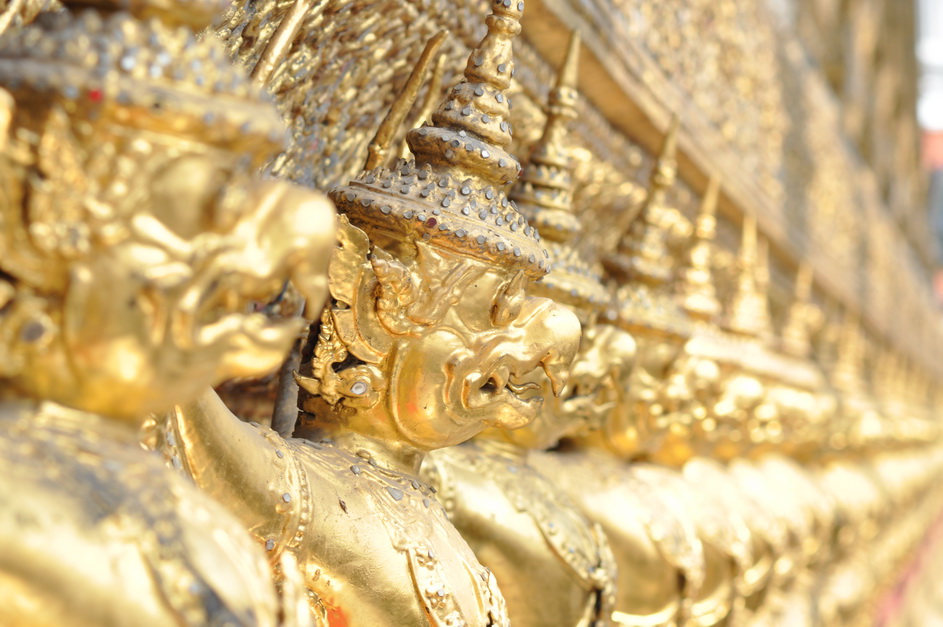 demony z tajskiej mitologii strzegą pałacu, a jeśli coś ukradniesz, będą Cię prześladować w nocy