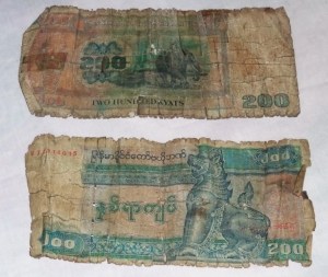 Psu z gardła, czyli birmańskie kyaty w dobrym stanie