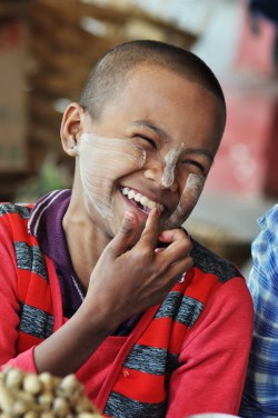 Birmańska dziewczynka