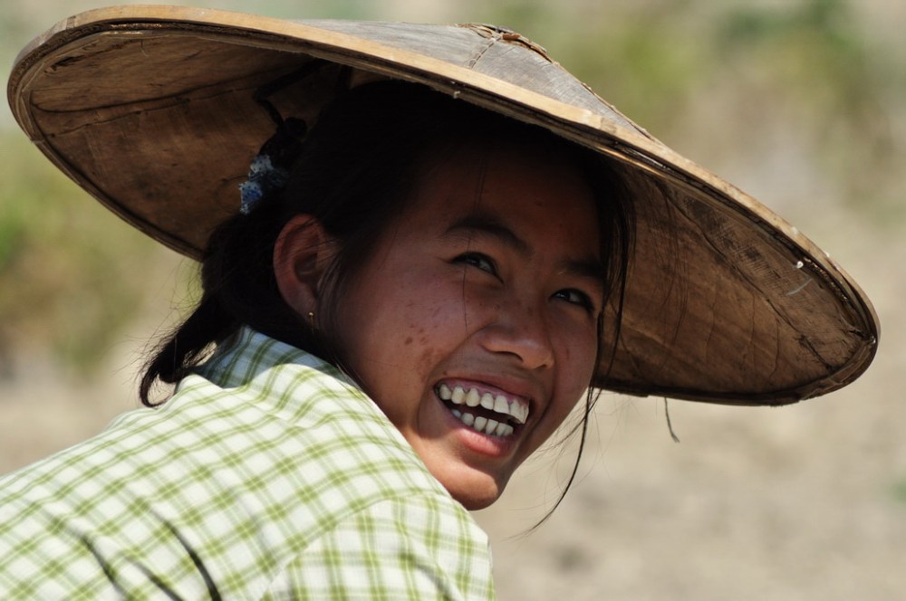 Uśmiechy w domu i przy pracy w polu - niemal jak u Konopnickiej. Taka jest właśnie mniejszość Shan
