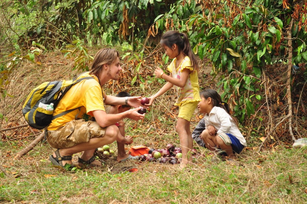 Zrywanie dzikorosnących owoców, nawet na ogrodzonym polu, to chyba nie szaber a kultura zbieracko-łowiecka, nie?