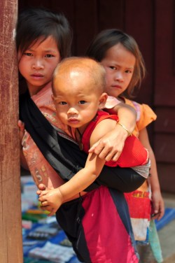 Szkoła to luksus w górskich wioskach Akha w północnym Laosie