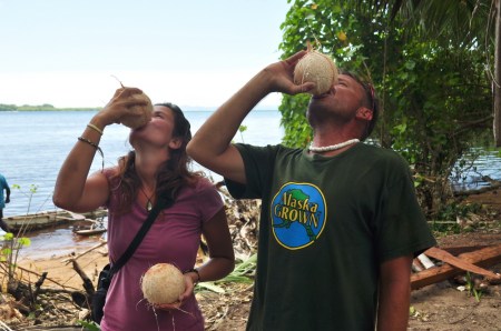 Jak mawia nasz kapitan "Where the coconuts don't grow, don't go!", czyli w wolnym tłumaczeniu "Miejsca, gdzie nie uświadczysz kokosa, omijaj z ukosa!"