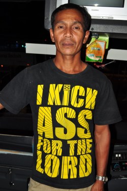 Skopię Ci dupę w imię Pana, czyli Kochaj bliźniego jak siebie samego w wydaniu katolickim na Floresie