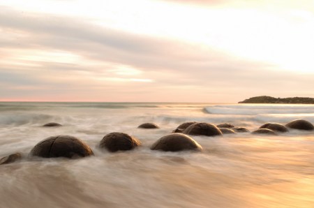 moeraki boulders new zealand