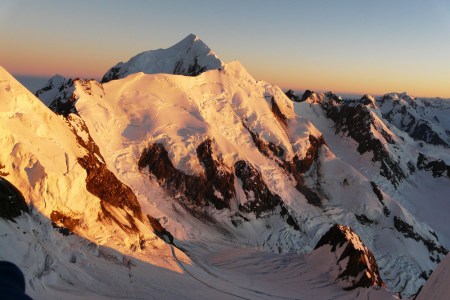 Widok na Mt Tasman ze szczytu Mt Cook